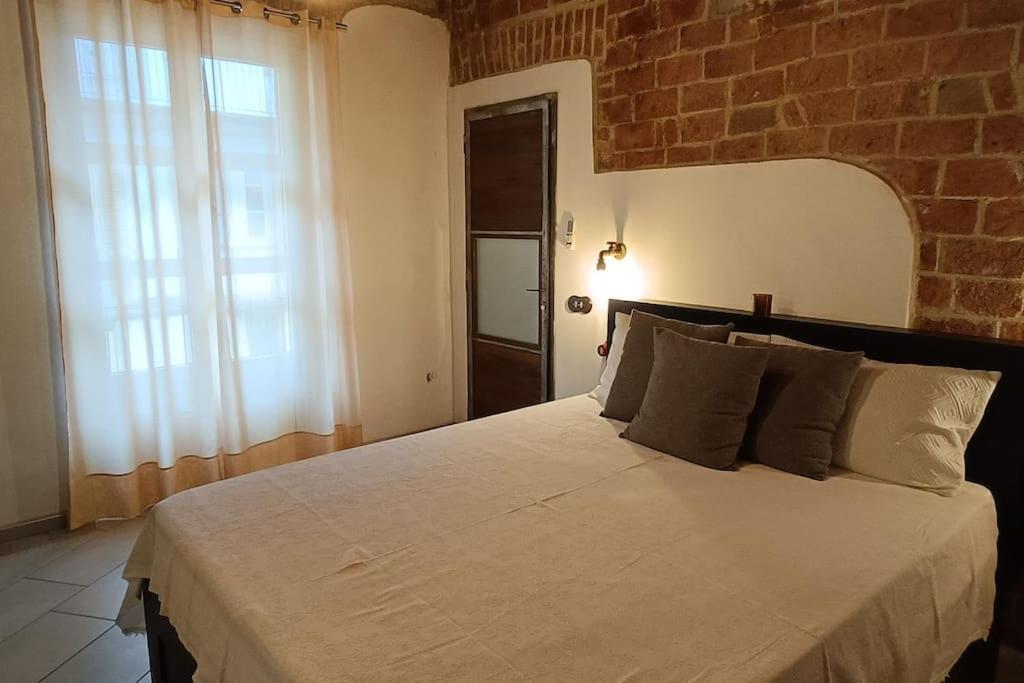 Piazza Statuto-Appartamento Tra Le Mura A-C E Wi-Fi Asti Exteriör bild